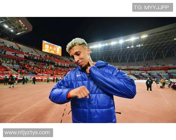 打耳环的足球明星们如何在场上展现个性与风采